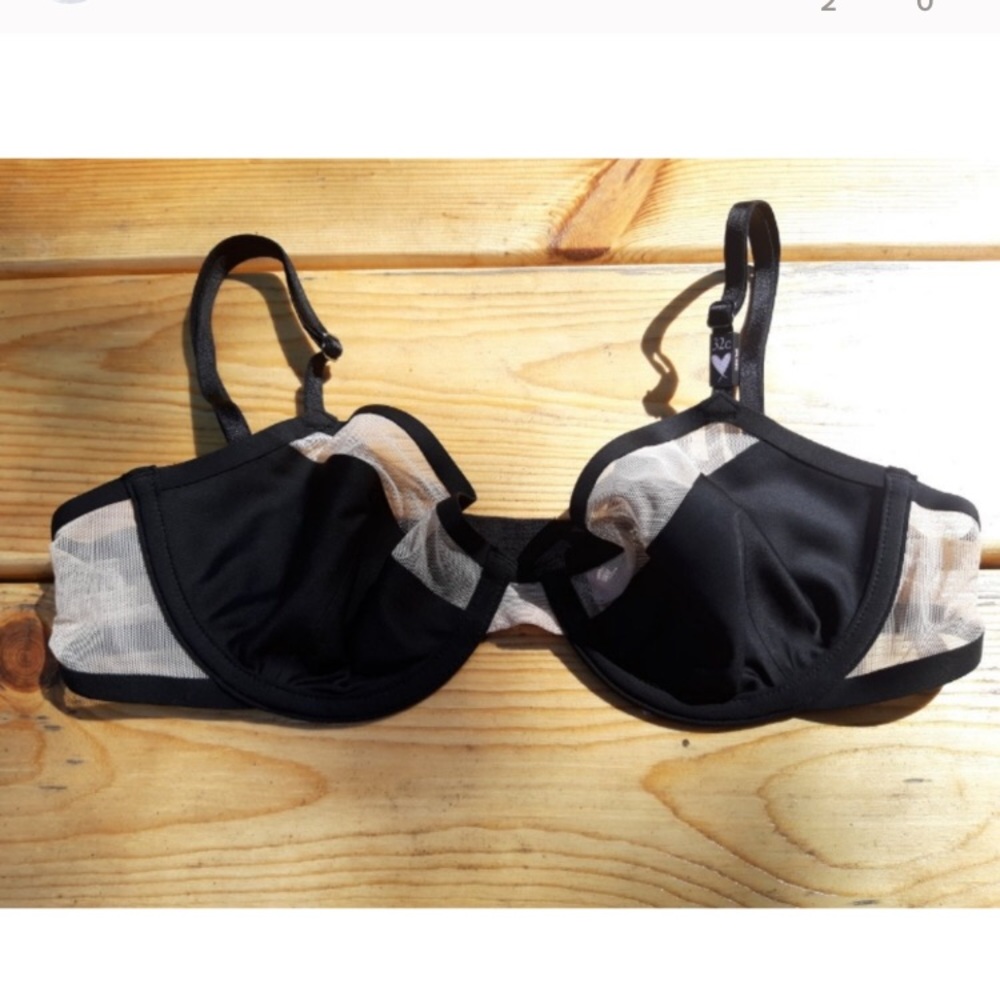 Victoria's Secret Black Mesh Bra 32C.  NWT